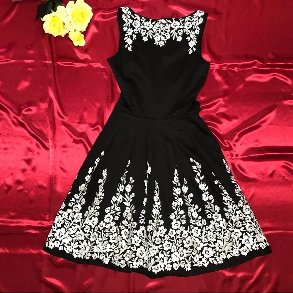White House Black Market (WHBM) Sleeveless V Neck Embroidered Fit & Flare Dress - Picture 5 of 12